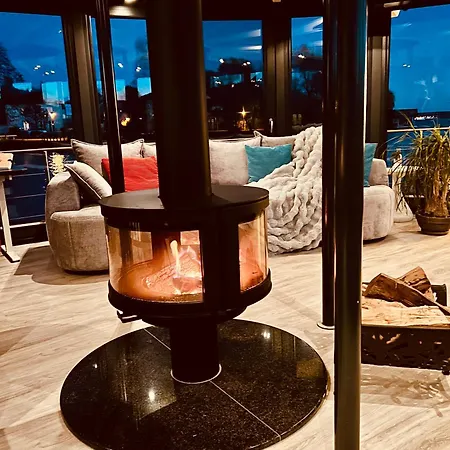 Luxus Floating Shanti 2 Gallin